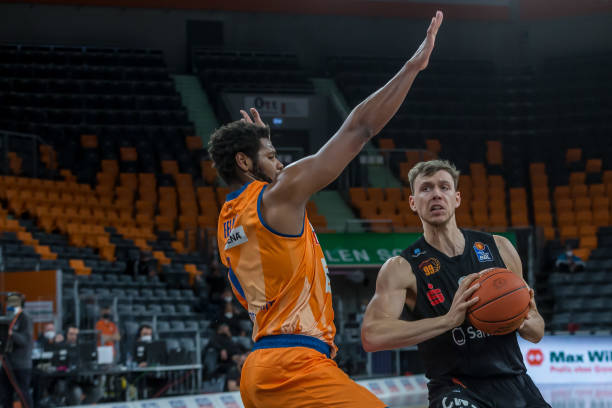 线外的命中 线外的命中