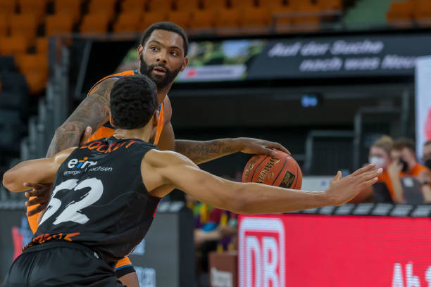 吸引着全球 吸引着全球